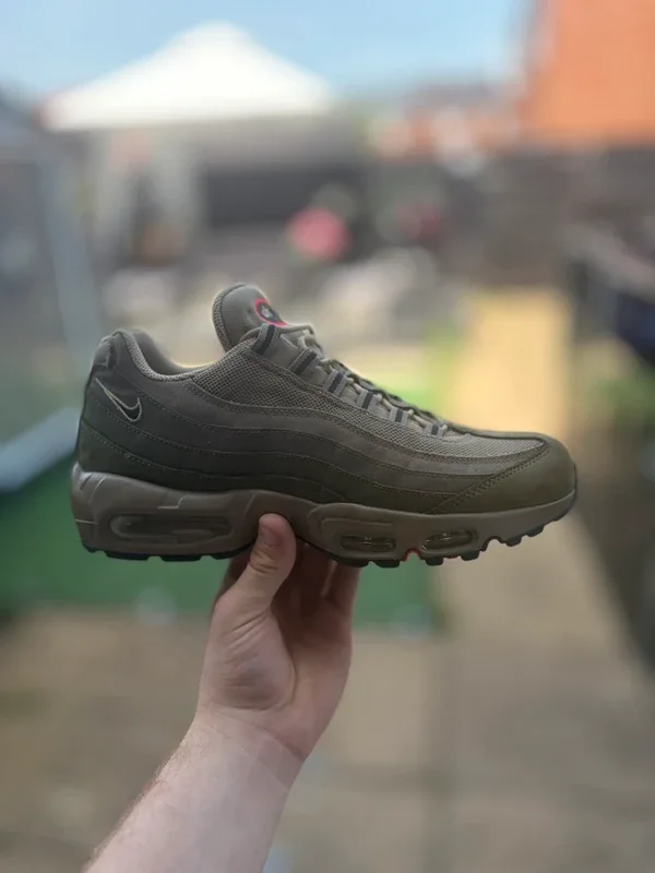 Nike Air Max 95 Olive Khaki side view