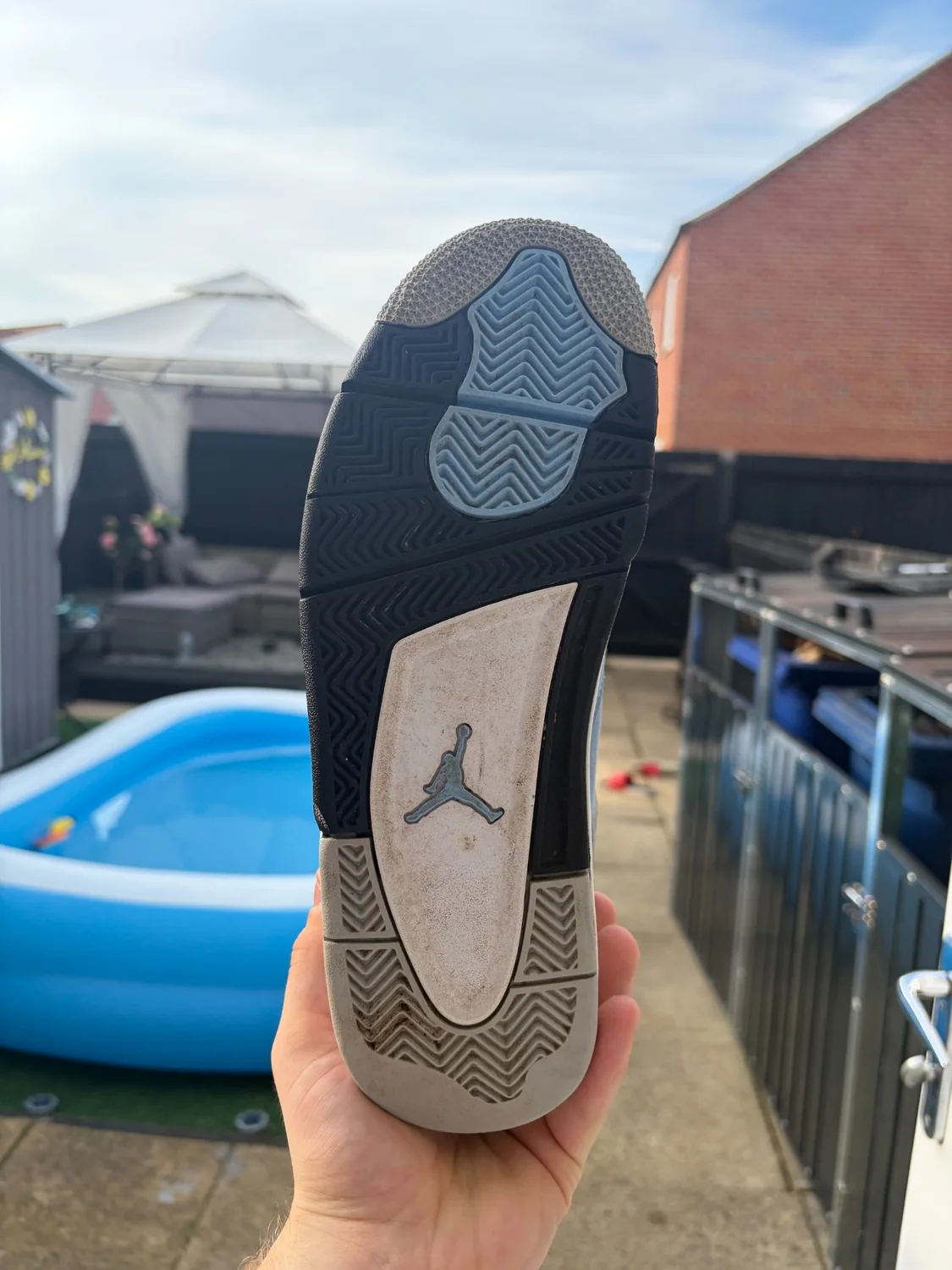 Jordan 4 Retro University Blue sole